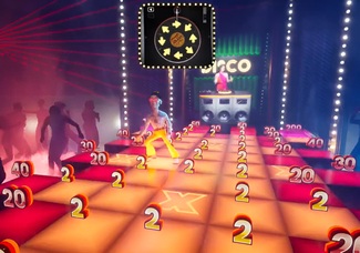 Mr Funky danse sur le grand dancefloor orange de VIP Disco