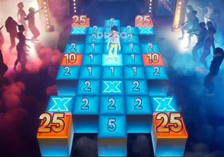 Mr Funky au centre de la piste de disco avec multiplicateurs